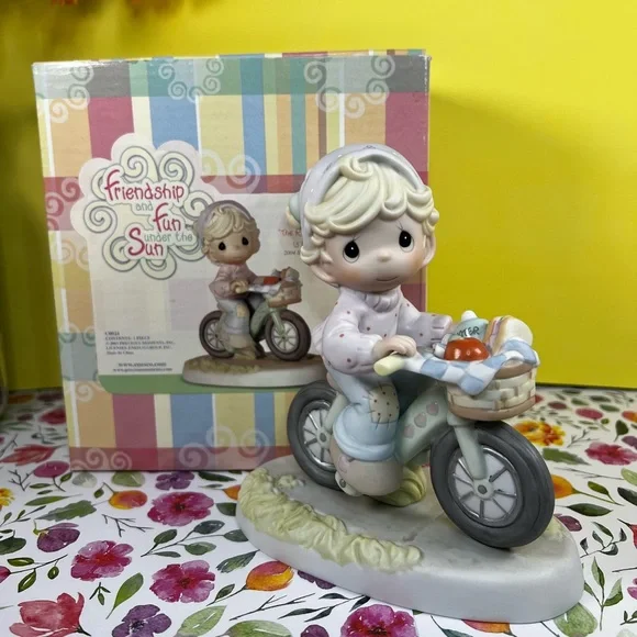 🛑SOLD🛑 PRECIOUS MOMENTS “The Road To A Friend Is Never Long” Figurine C0024 - Picture 1 of 17